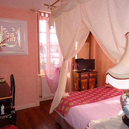 Logis Deritel Bed & Breakfast Montsurs Luaran gambar